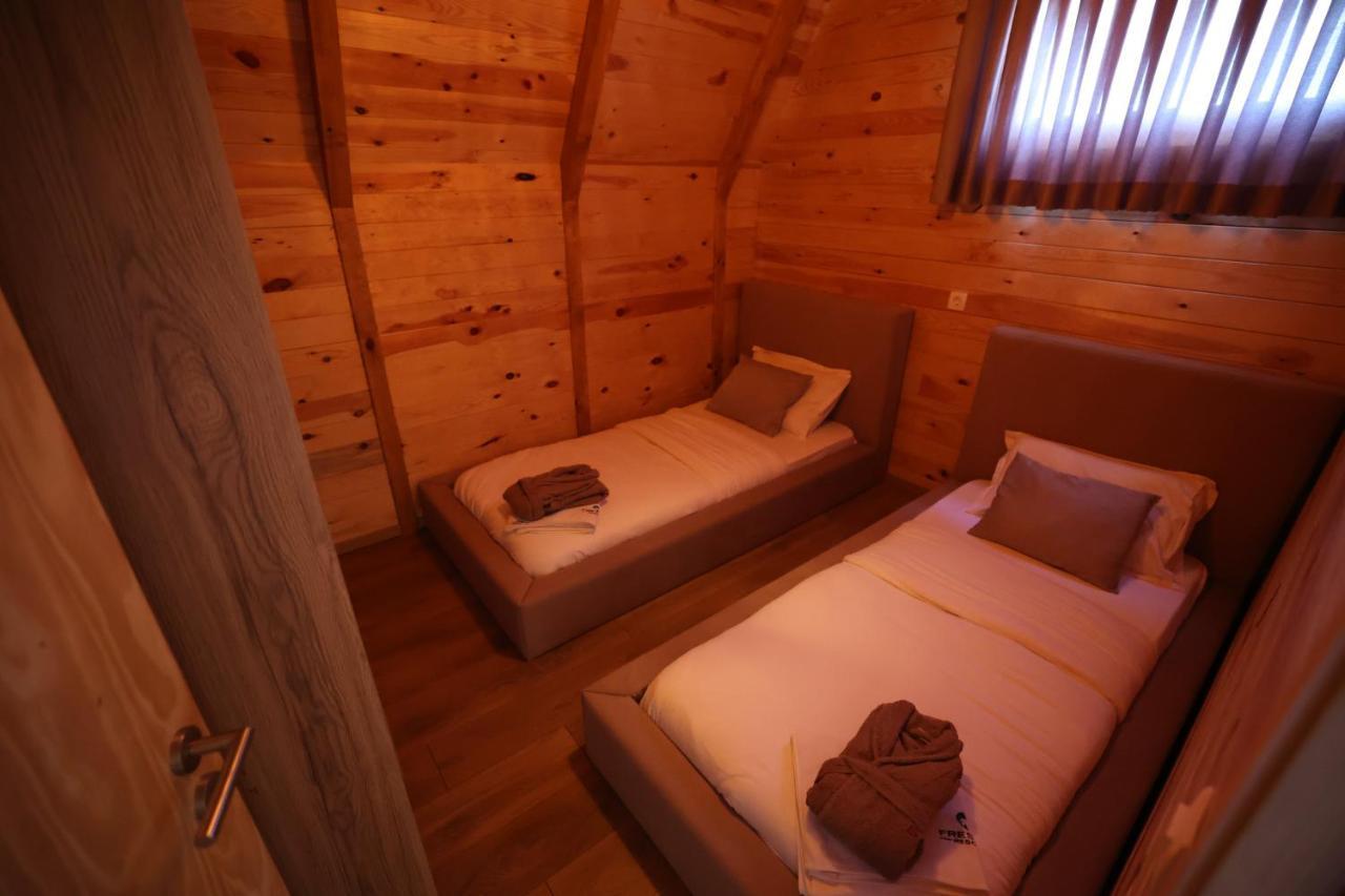 Freskia Resort Урошевац Экстерьер фото
